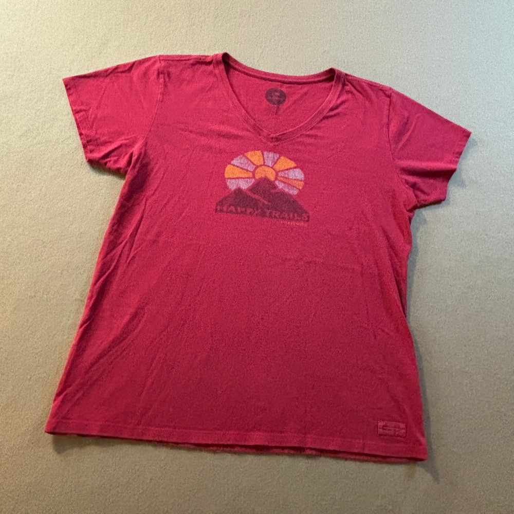 Life is Good Crusher Tee Womens L Red Happy Trails Mountain Graphic V-Neck Tee